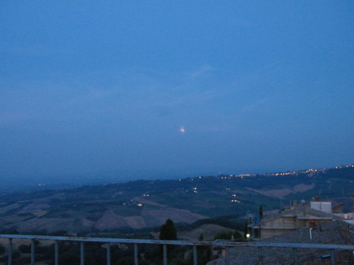 B&B Il Glicine Montefollonico Exterior photo